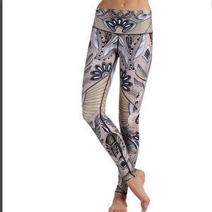Yoga democracy leggings